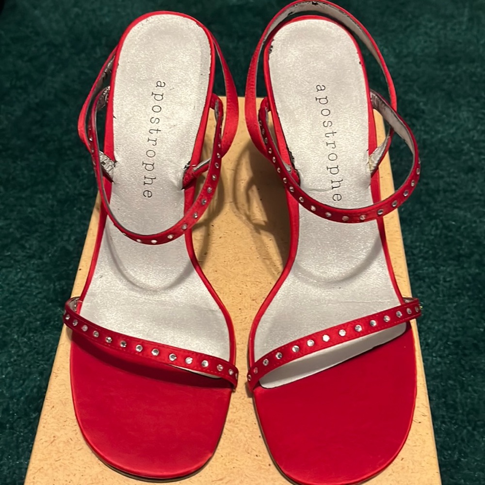 Apostrophe red heels. Size 8m